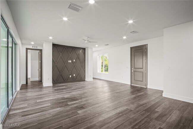 Building Photo - 3127 Tulsa Ave