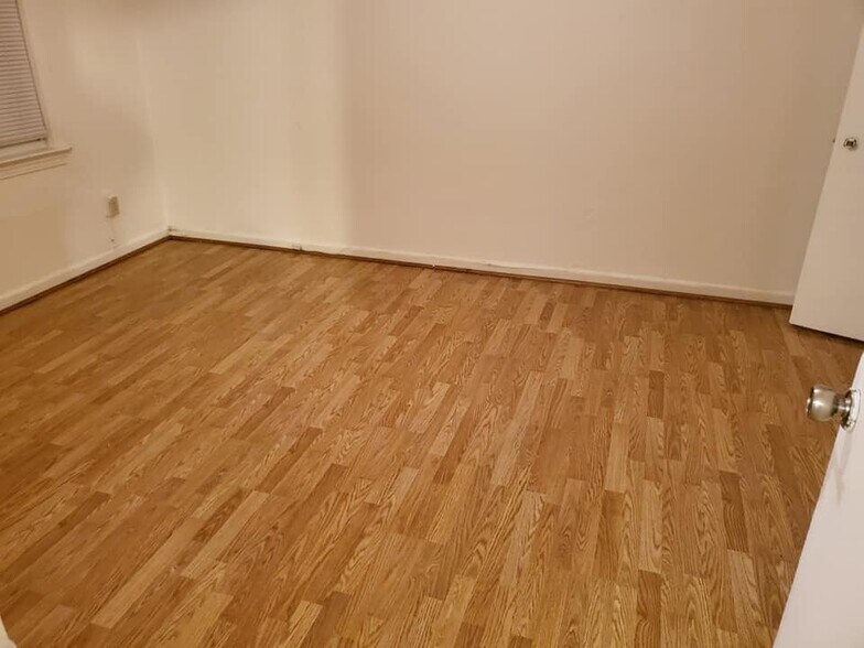 Building Photo - 5008 Columbia Pike