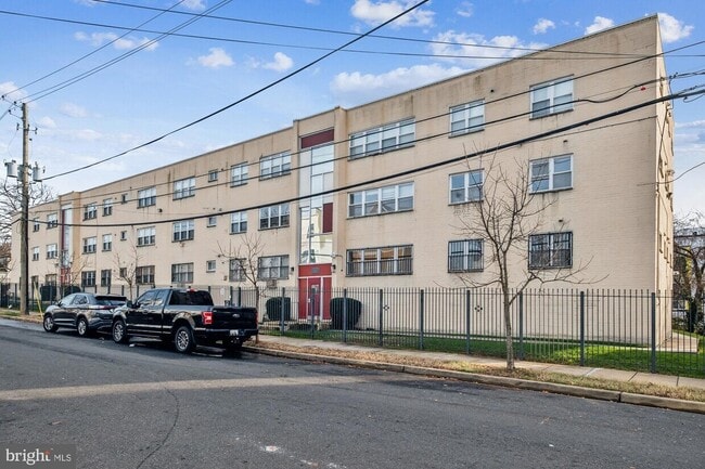 Building Photo - 5037 Call Pl SE