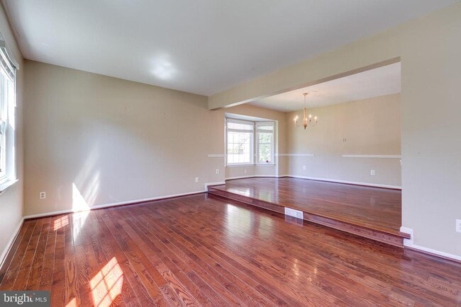 Building Photo - 12010 Sugarland Valley Dr