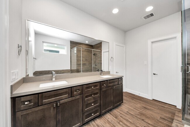 Building Photo - 325 Eado Park Cir