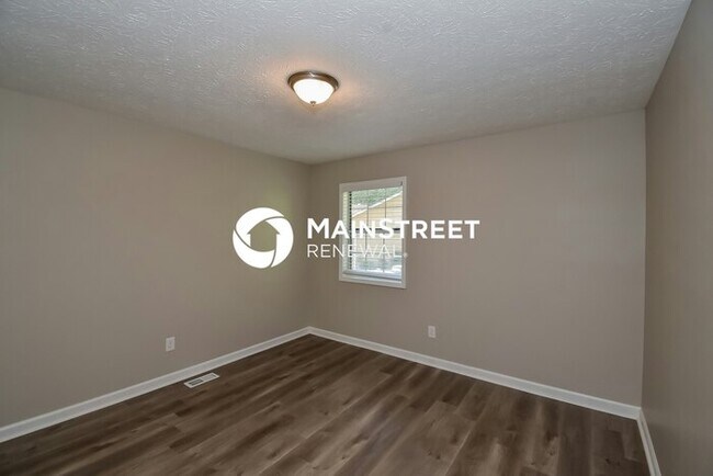 Building Photo - 4 Bedroom Pet-Friendly Home in Douglasville, GA with Main Street Renewal