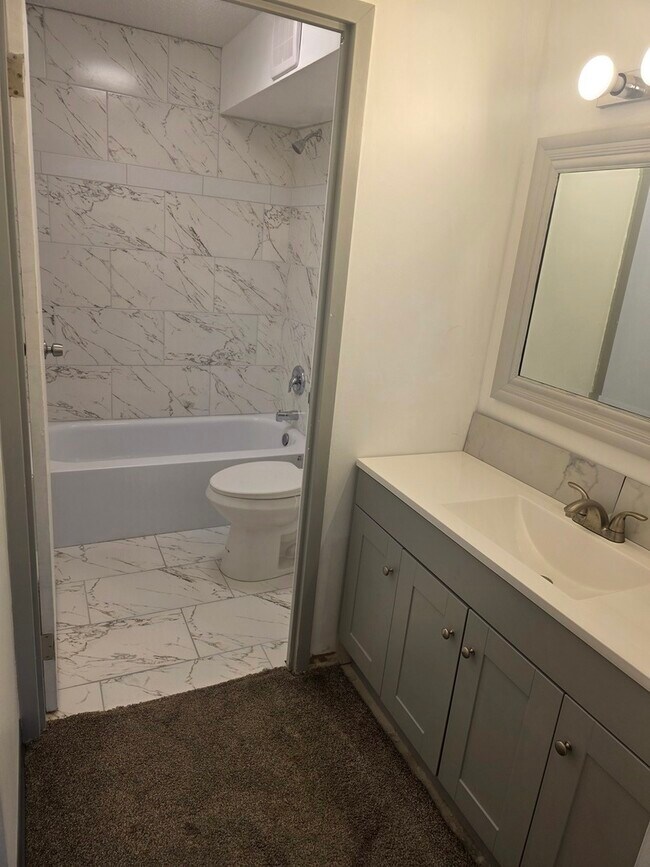 Building Photo - 1840 Huntington Blvd