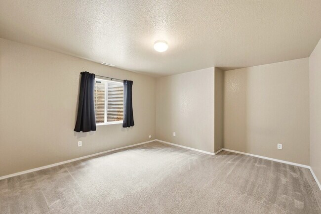 Building Photo - $2,645.95, 4 bed, 4 bath, located in Colorado Springs with a finished basement.
