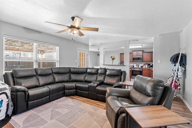 Building Photo - 2913 Seacrest Ln