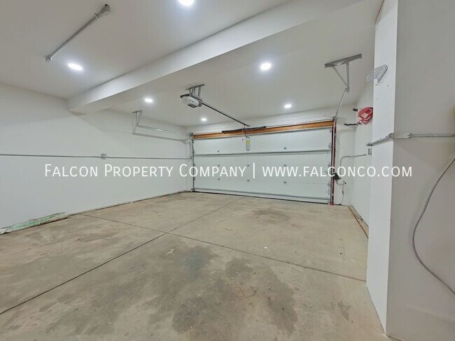 Building Photo - 122 Dolomite Dr