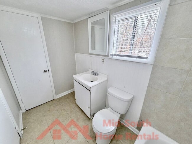 Building Photo - 1707 Glenview Ave