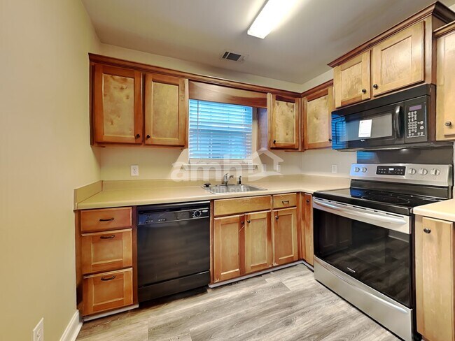 Building Photo - 2 Ristona Dr