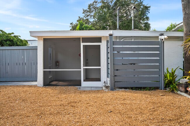 Building Photo - 4832 SE Anchor Ave