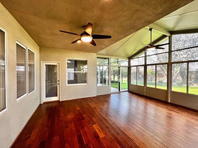 Building Photo - 11116 Southwales Ct