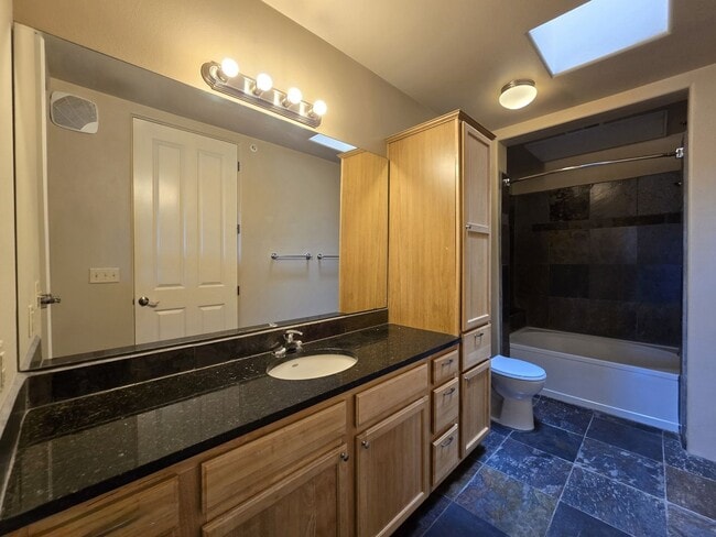 Building Photo - 1405 Vegas Verdes Dr