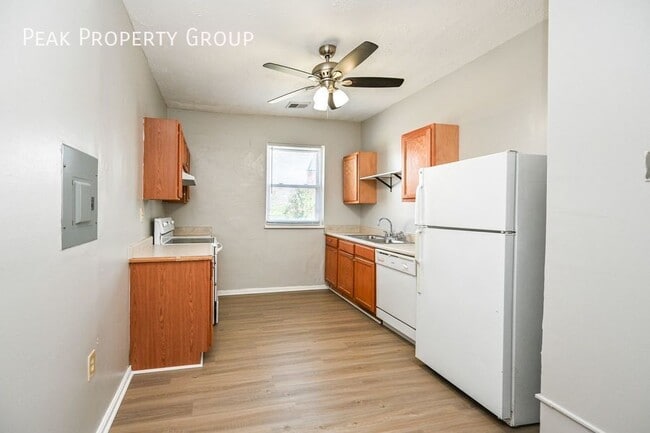 Building Photo - 2610 Woodburn Ave