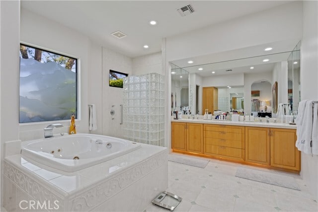 Building Photo - 78840 Lima