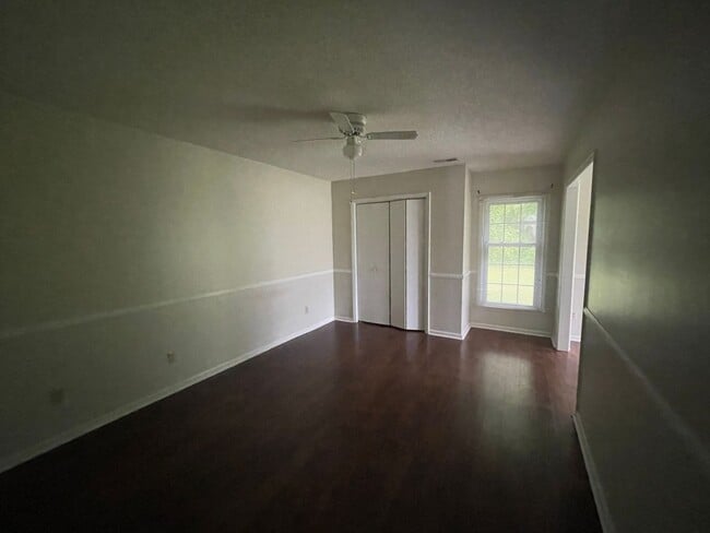 Building Photo - Duplex