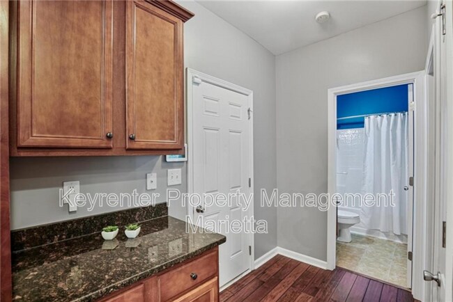 Building Photo - 611 Crosswinds Cir