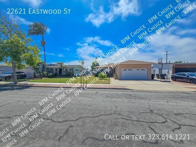 Building Photo - 22621 Eastwood St