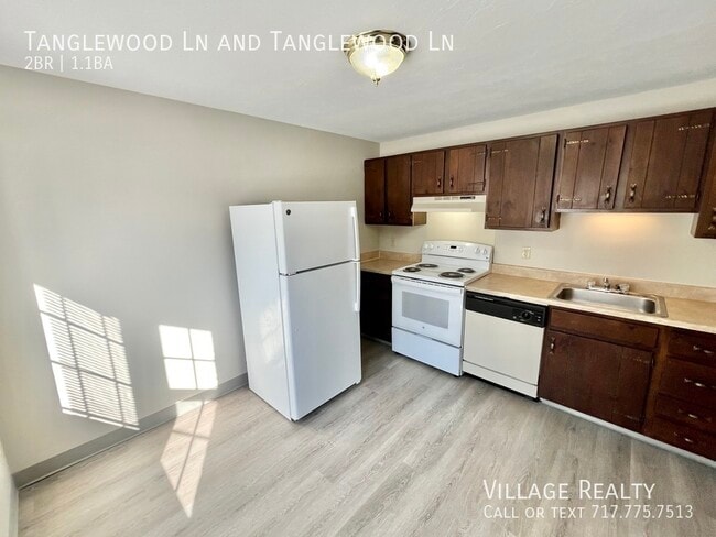 Building Photo - 442 Tanglewood Ln