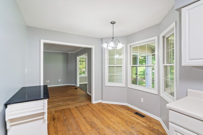 Building Photo - 2761 Dee Peppers Dr