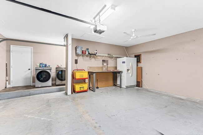 Building Photo - 125 Raintree Trail