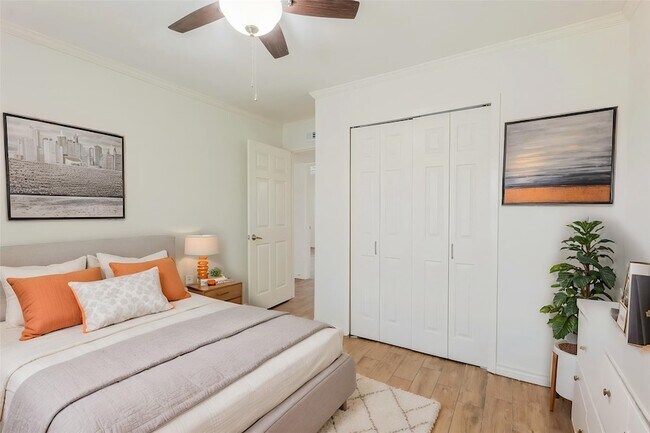 Building Photo - 11839 High Meadow Dr