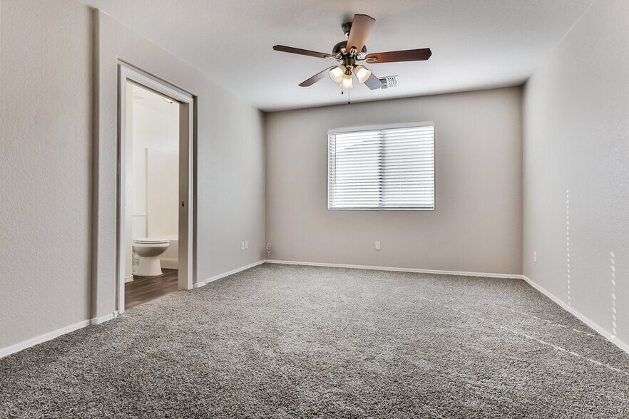 Building Photo - 809 E Rossi Ct