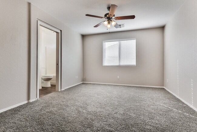 Building Photo - 809 E Rossi Ct