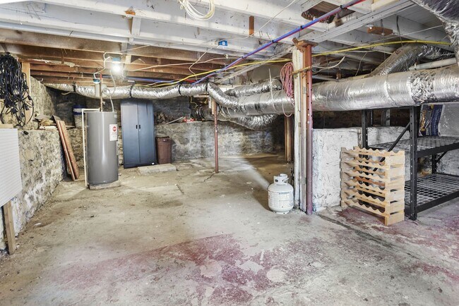 Building Photo - 520 Elgin St