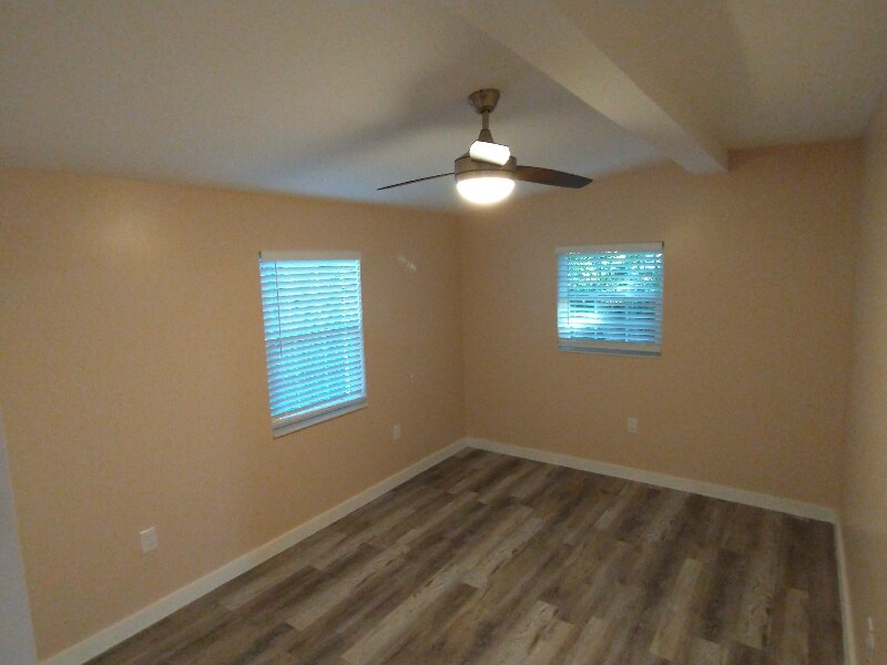 Building Photo - 135 NW Shannon Ave