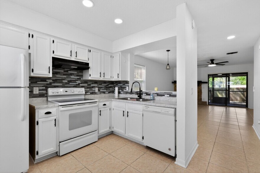 Building Photo - 2066 Utah Ave