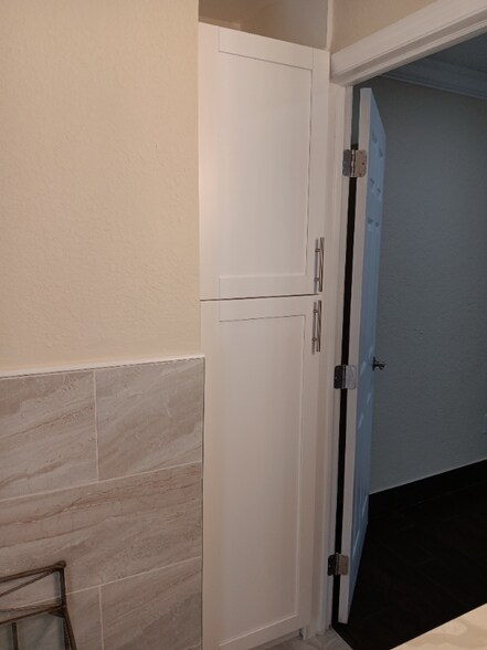 Building Photo - 1257 SE Airoso Blvd