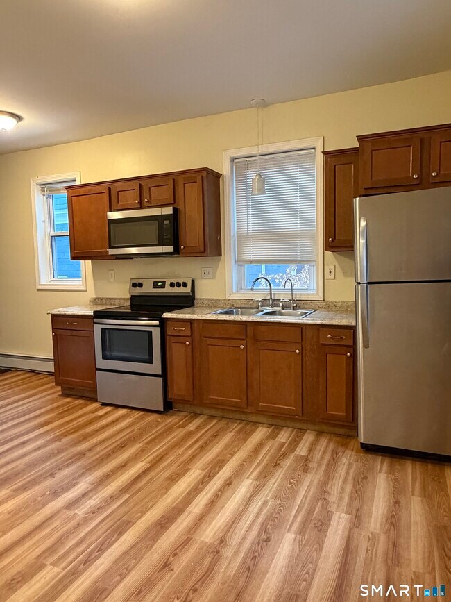 Building Photo - 181 Sisson Ave