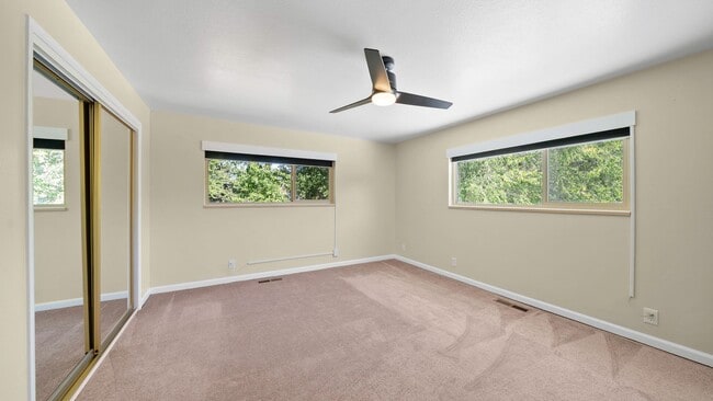 Building Photo - Southwest Reno Stunner - One of a Kind!!!!