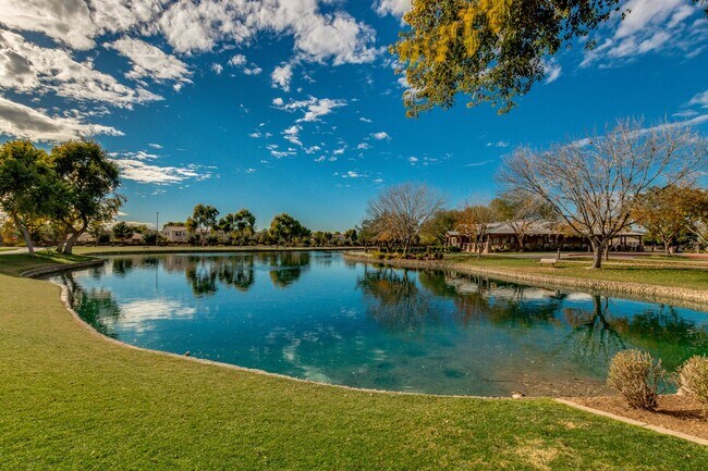 Building Photo - Gorgeous 3 bed/2 bath in Power Ranch!