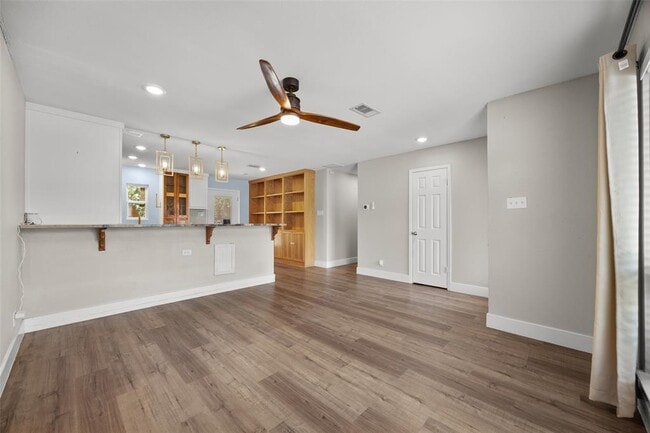 Building Photo - 5206 Emerald Forest Dr