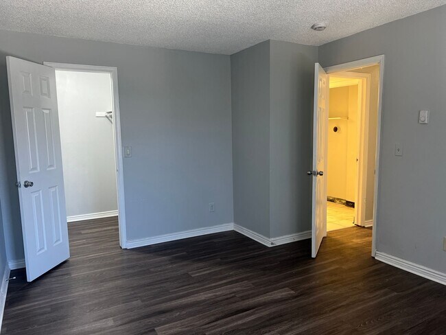 Building Photo - Newly Renovated Condo in Sable Landing   **Move-In Special**