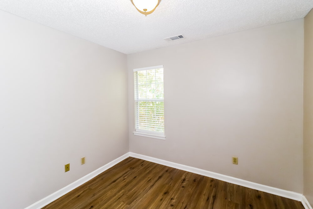 Building Photo - 1834 Dewars Cove N