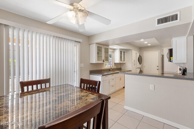 Building Photo - 9444 E Lawndale Pl