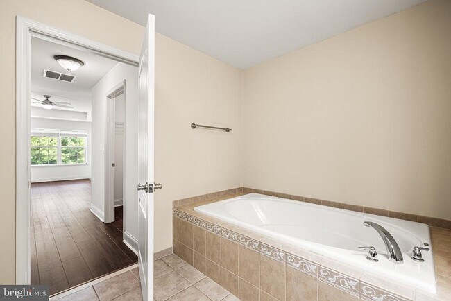 Building Photo - 2603 Rockledge Ct