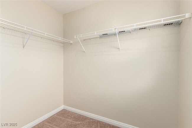 Building Photo - 945 Spiracle Ave