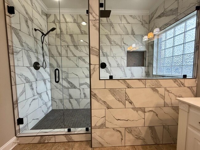 Building Photo - 105 Bent Brook Dr