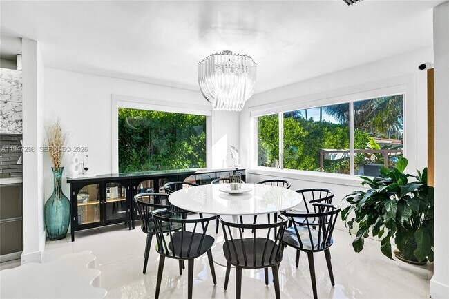 Building Photo - 9181 Byron Ave