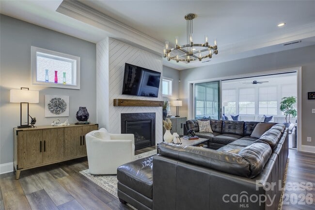 Building Photo - 82132 Standing Oak Dr