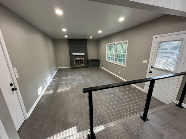 Building Photo - Stunning Single Family Home in “The Knolls”