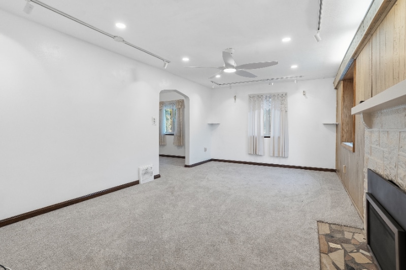 Building Photo - 350 Broadway Dr