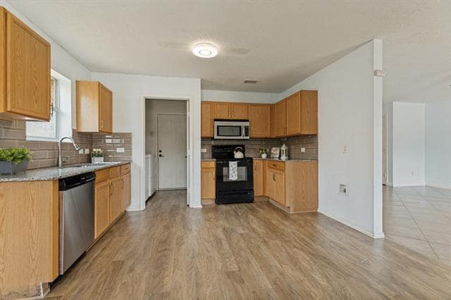 Building Photo - 6612 Waterhill Ln