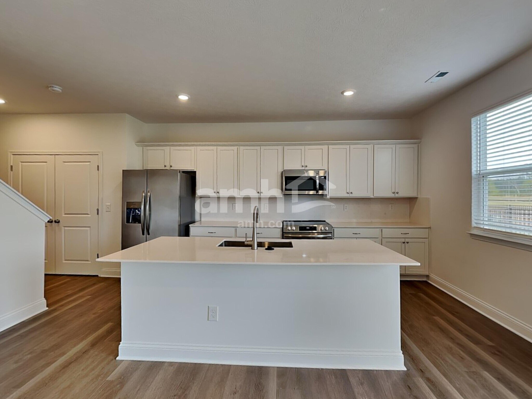 Building Photo - 9166 Henley Ave