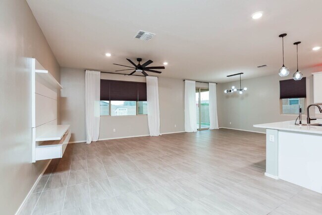 Building Photo - "Spacious 4-Bed Spacious two-level residential rental in Marana with modern Elegance!  Available ...