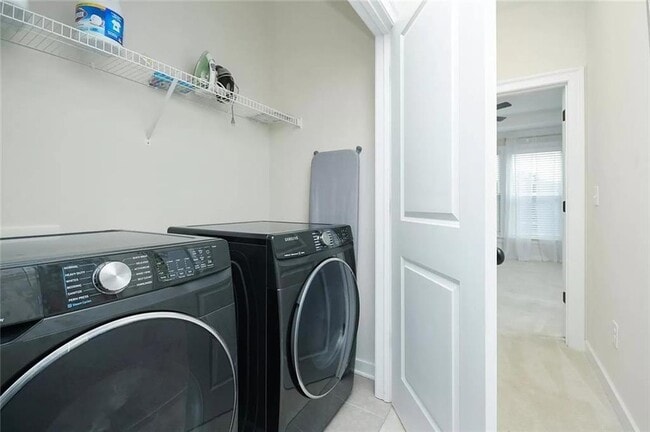 Building Photo - 2048 Holtz Ln