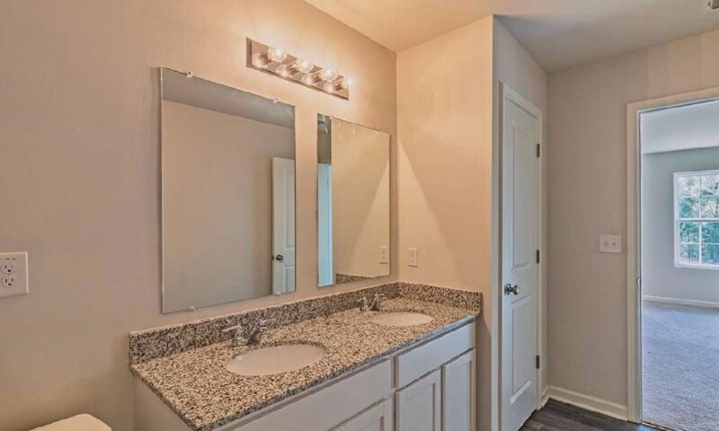 Building Photo - 209 Topaz Ln