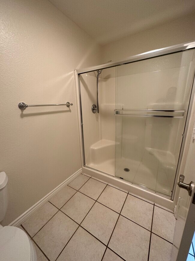Master Bathroom - 13784 Sycamore Tree Ln